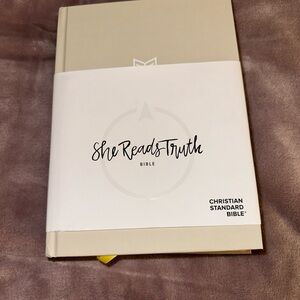She Reads Truth Bible